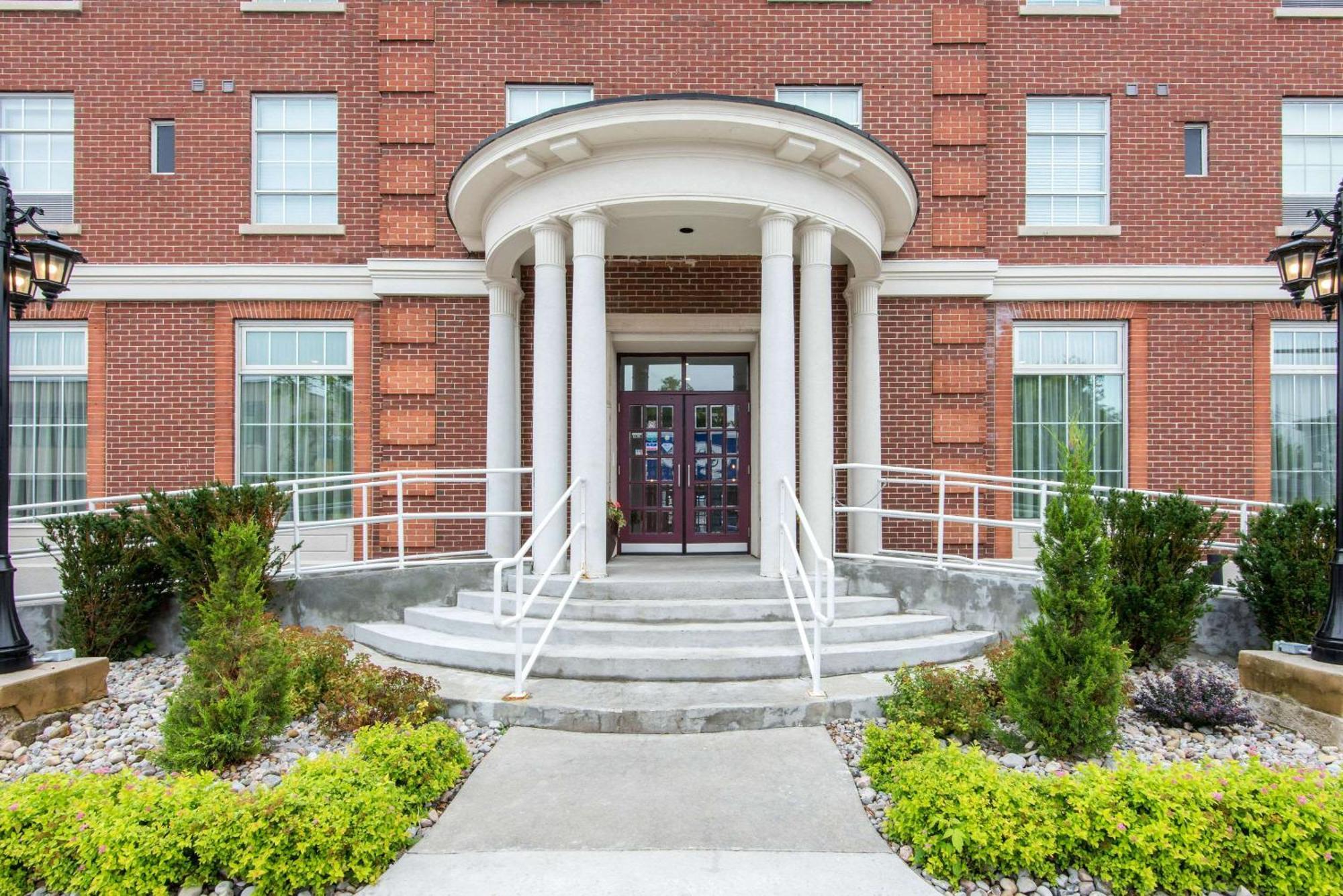 אוריליה The Champlain Waterfront Hotel Ascend Hotel Collection מראה חיצוני תמונה
